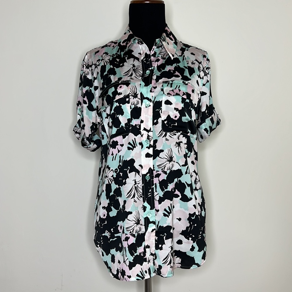 EQUIPMENT FEMME Shortsleeve Floral Blouse XS